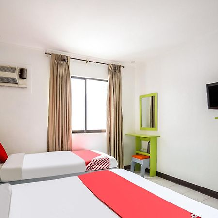Oyo 210 Apple Tree Suites Cebu Extérieur photo