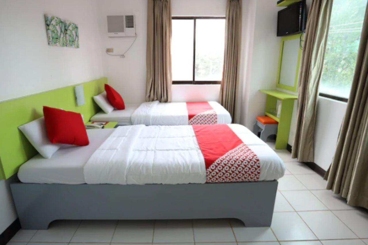Oyo 210 Apple Tree Suites Cebu Extérieur photo